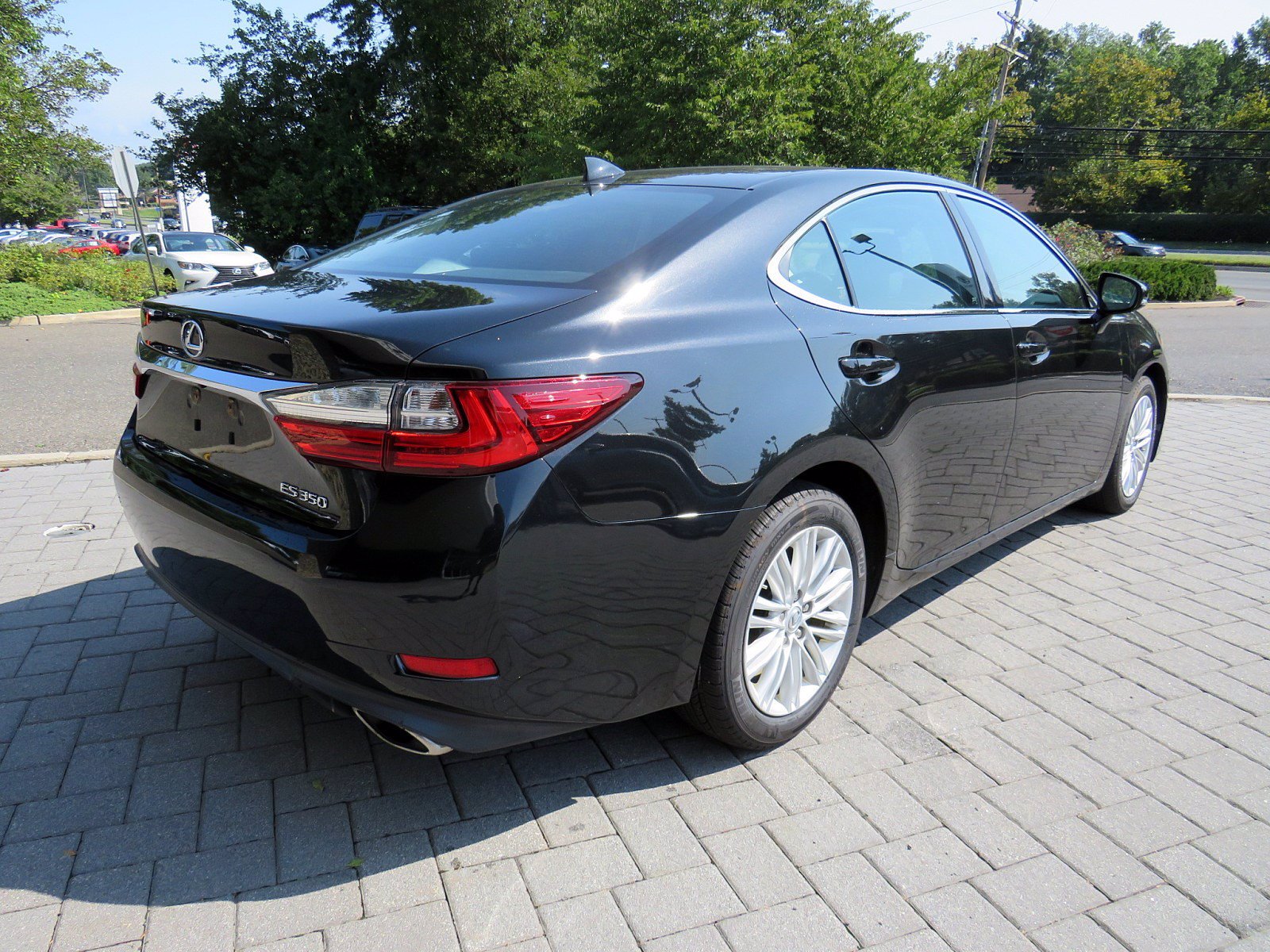 Pre-Owned 2017 Lexus ES 350 4D Sedan in Edison #F201936A | Ray Catena